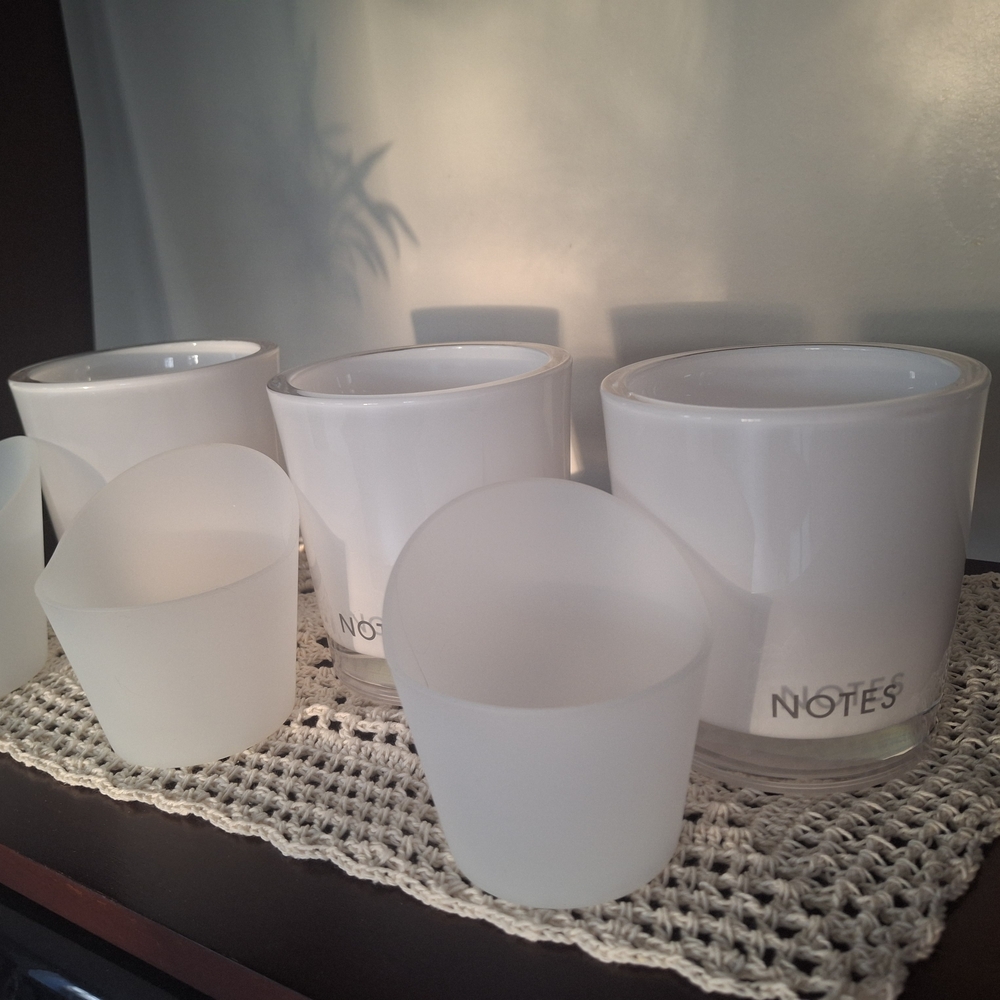 White Notes Candle - Picture 6 of 12